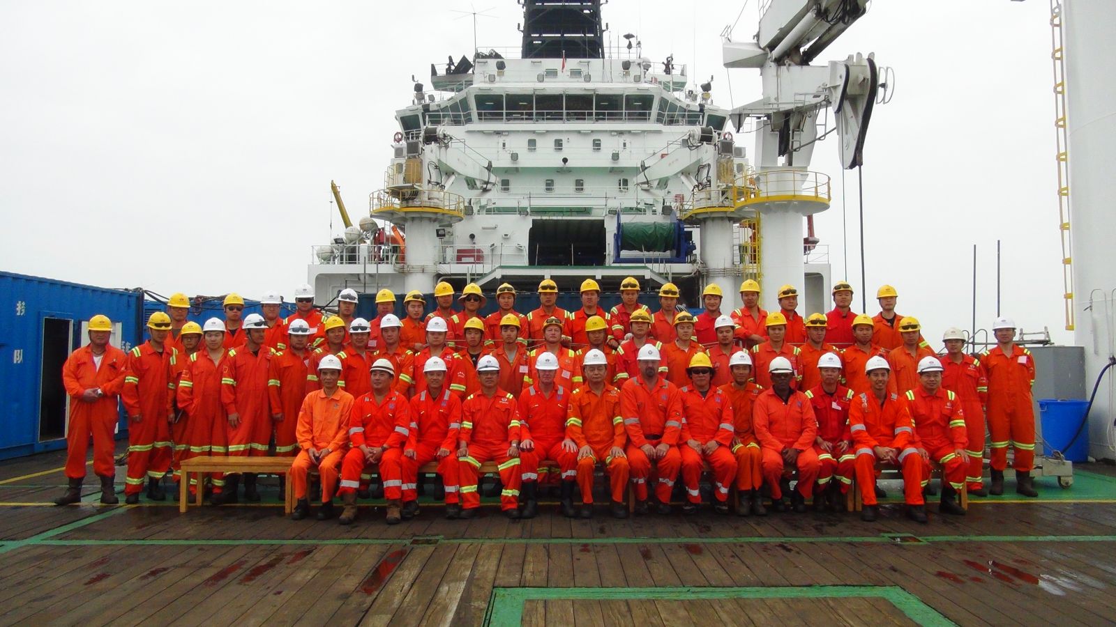 Shanghai Salvage Company Divers with KBA Assessment Team